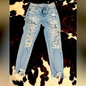 Woman’s American eagle high rise jeans